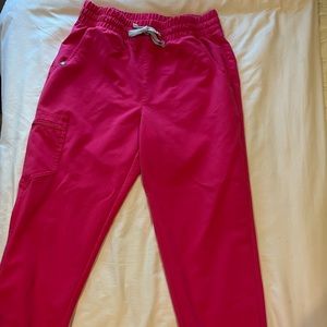 Women’s Figs Zamora jogger scrub pants medium- shocking pink